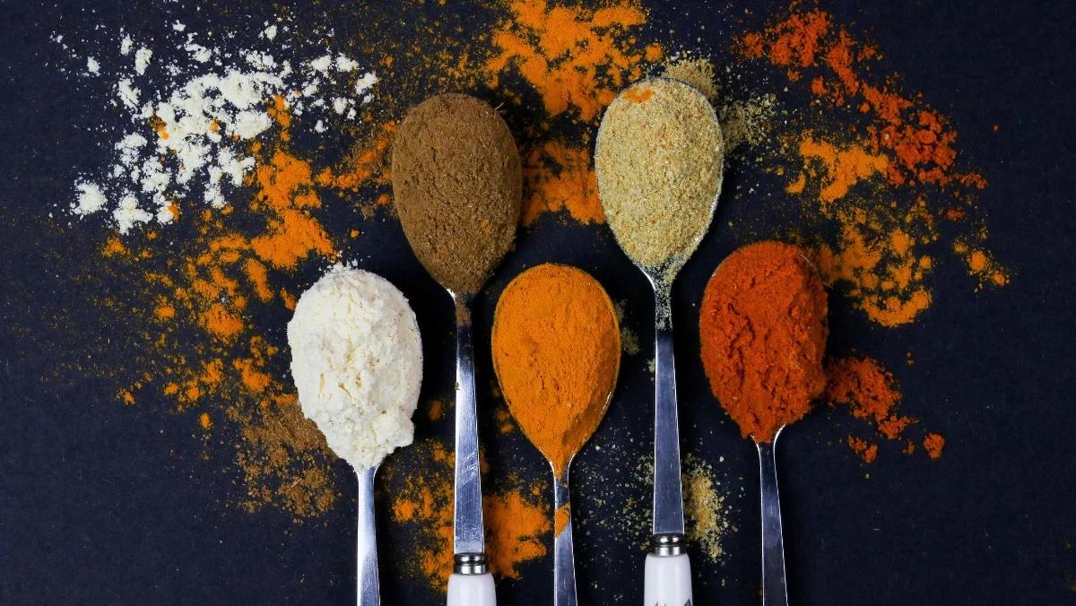 ¿Qué factores influyen en los niveles de glucosa y en la elección diaria de alimentos?